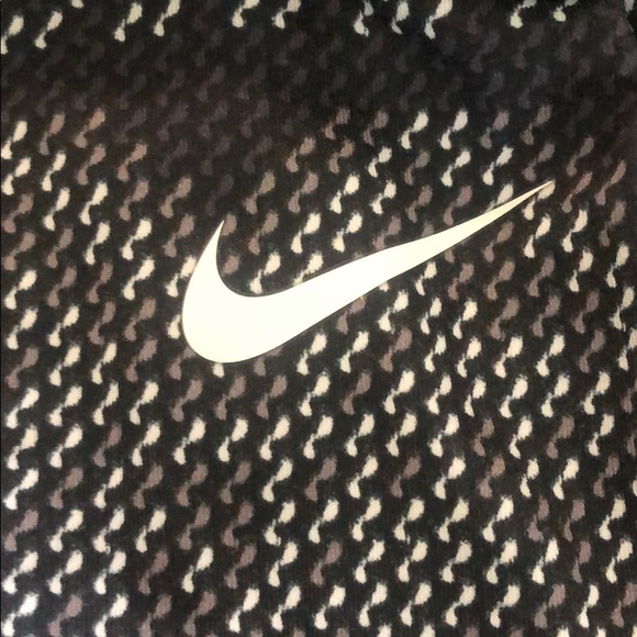 Black Nike Pro dri- fit quarter zip. - Picture 2 of 3